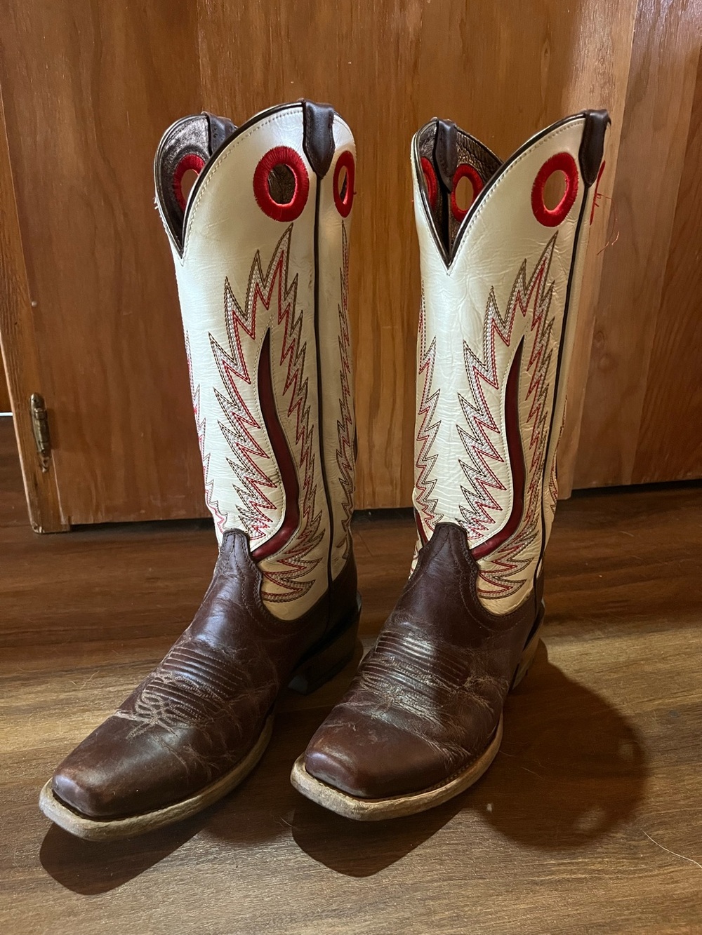Ariat Women's Futurity Fort Worth Western Boot - RICH JAVA|PEARLY WHITE